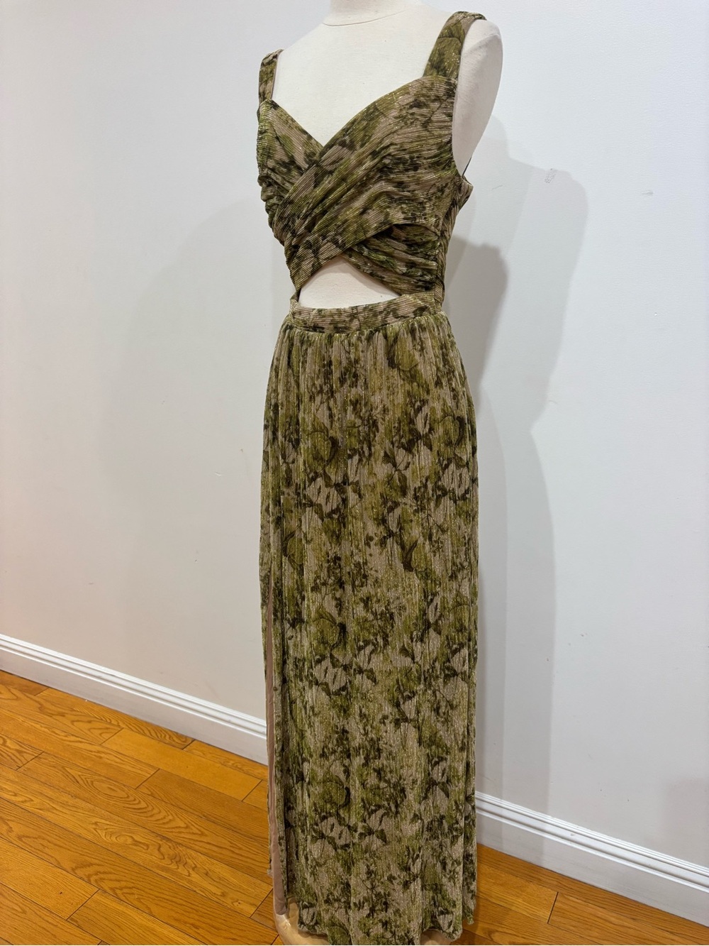 Dress the Population Mirabella Gown, Size: M - Picture 9 of 13